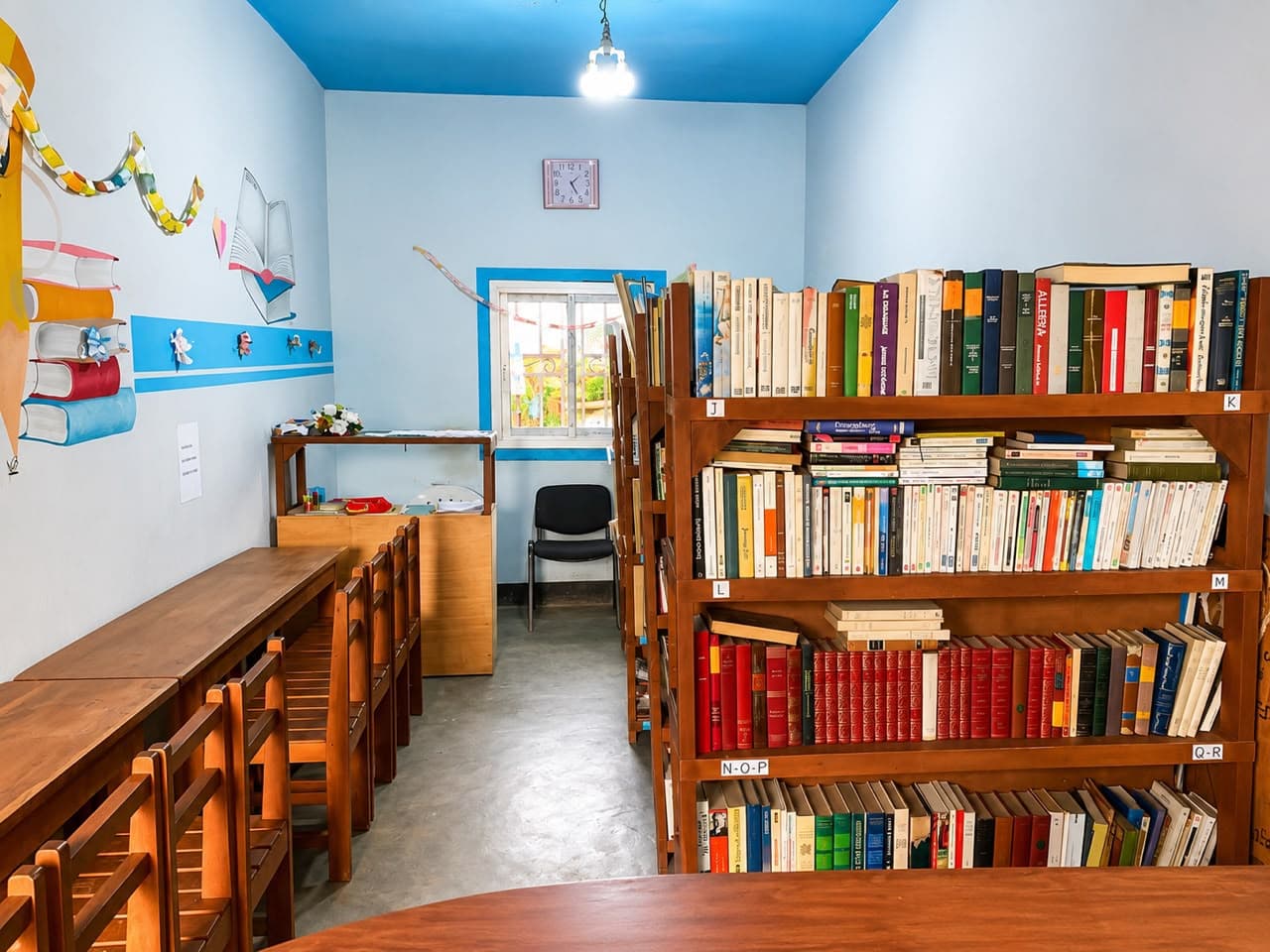 Collège Bilingue la Charité — Bibliothèque