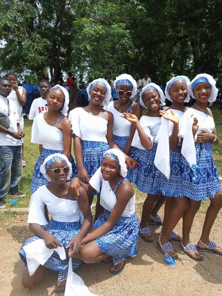 Collège Bilingue la Charité — Majorettes