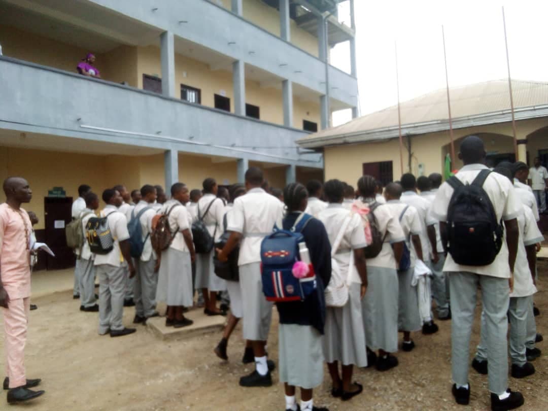 Collège Bilingue la Charité — Prise de parole — rassemblement